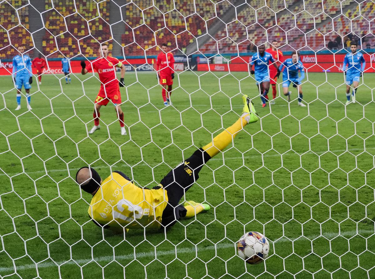 FCSB s-a răzbunat pe Rednic și „rupe” complet clasamentul! Prestație colosală a lui Darius Olaru » Clasamentul ACUM