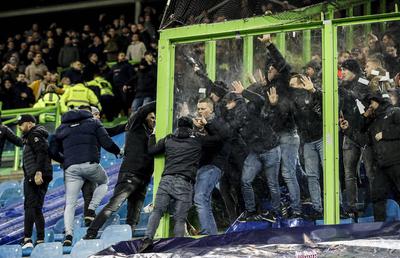 Fanii viitoarei echipe a lui Mazilu i-au fugărit pe jucătorii lui Feyenoord! Cum s-a terminat meciul cu Vitesse