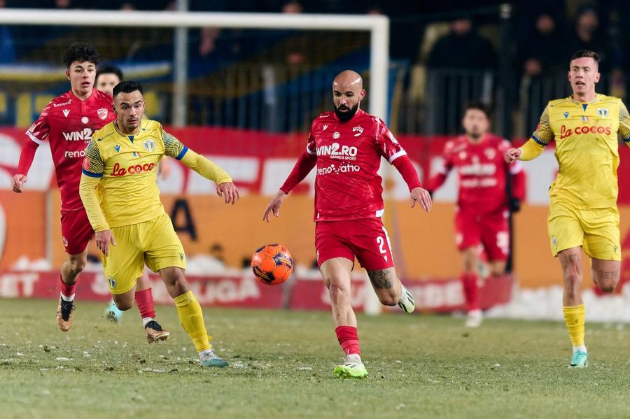 Gabriel Moura Dinamo caută atacanți, dar și echipe unde să-i exileze pe străinii de care vrea să scape: sursele GSP susțin că unul dintre „greii” vestiarului e în pericol!