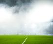 Show pirotehnic în Liga Campionilor! » Meciul a fost întrerupt din cauza fumului care a pus stăpânire pe arenă