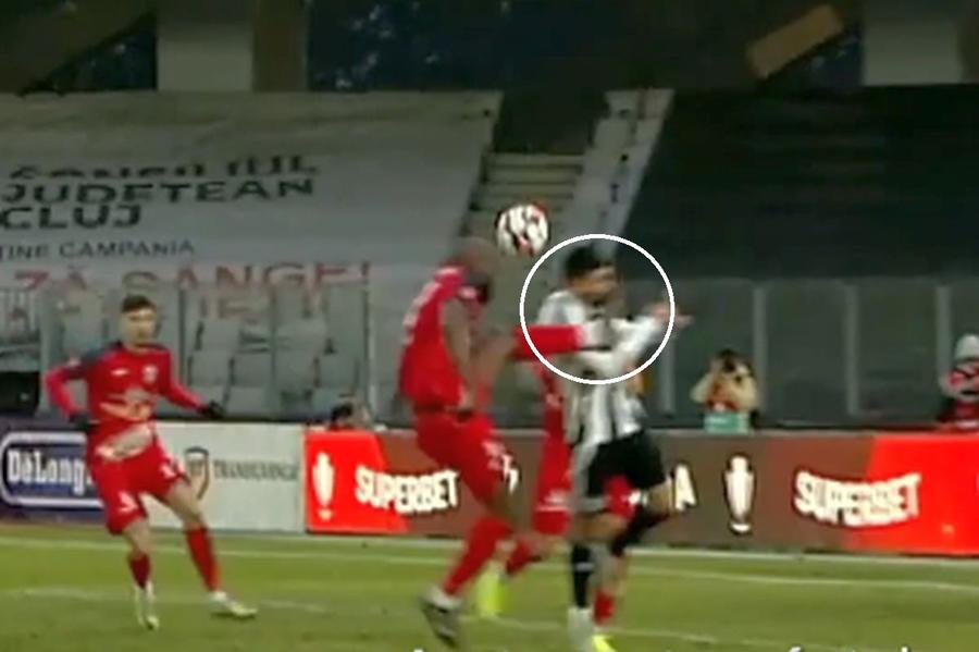 Kyros Vassaras a analizat deciziile de arbitraj care au încins ultima etapă și a dat VERDICTUL: „VAR-ul ar fi trebuit să intervină. Penalty fără cartonaș”