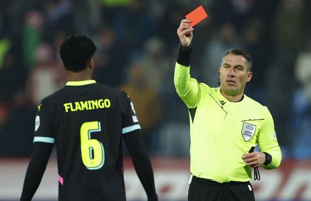 Critici pentru Istvan Kovacs, după meciul arbitrat aseară în Liga Campionilor: „Cred că nu se simțea bine”
