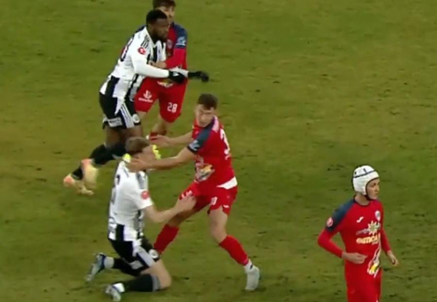 Kyros Vassaras a analizat deciziile de arbitraj care au încins ultima etapă și a dat VERDICTUL: „VAR-ul ar fi trebuit să intervină. Penalty fără cartonaș”