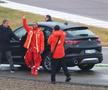 Lewis Hamilton, pentru prima dată la volanul unui Ferrari! Imagini spectaculoase: s-au urcat pe deal și au scos binoclurile pentru a urmări un debut istoric