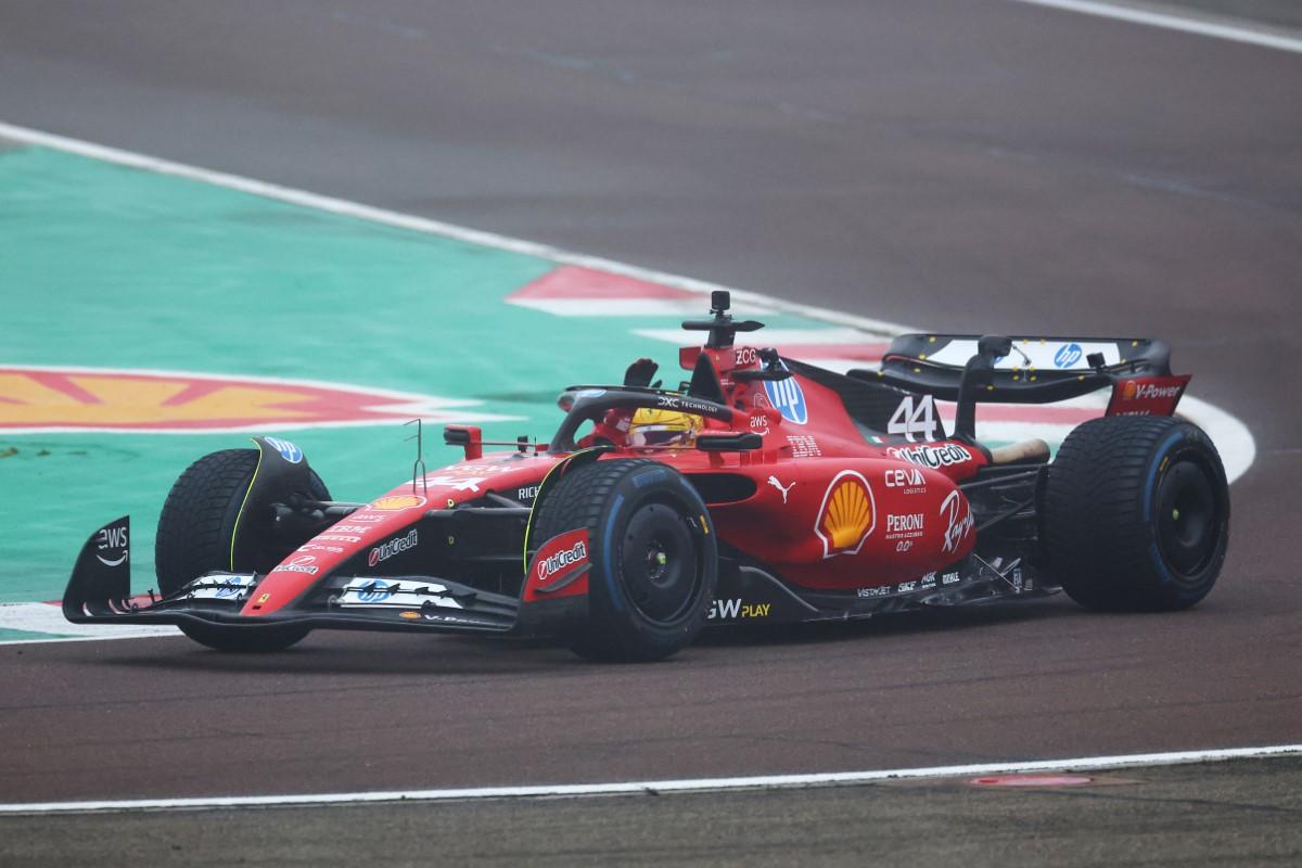 Lewis Hamilton, pentru prima dată la volanul unui monopost Ferrari!