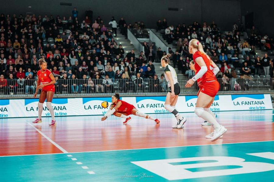 Secvență din meciul Alba Blaj - Avarca de Menorca Foto: CEV/Andrei Stanea Alba Blaj și-a aflat adversara din „sferturile” Cupei CEV: FC Porto, cvadruplă campioană națională