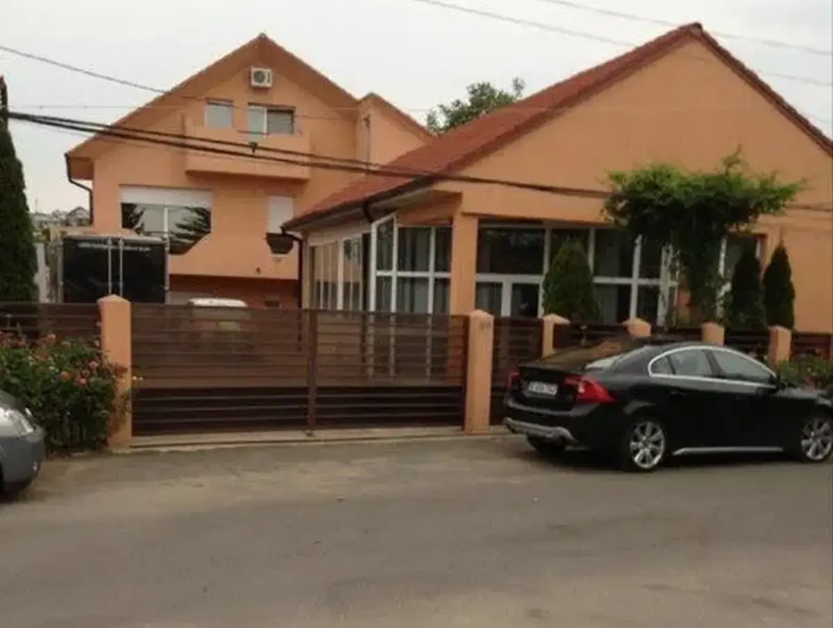 Titi Aur și-a scos la vânzare vila de 800.000 de euro: „5 dormitoare, piscină acoperită, saună, grădină” » În ce oraș din România se află