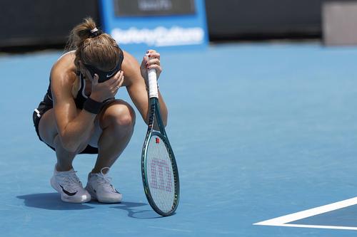 În foto, Oksana Selekhmeteva. Rusoaicei nu i-a venit să creadă ce tocmai reușise // foto: Guliver/gettyimages