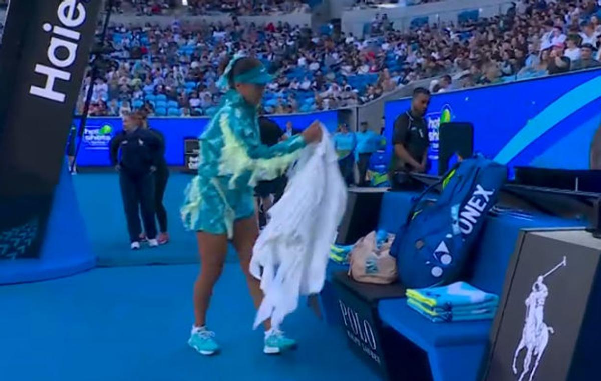 Cum a venit Naomi Osaka îmbrăcată la meciul cu Sorana Cîrstea