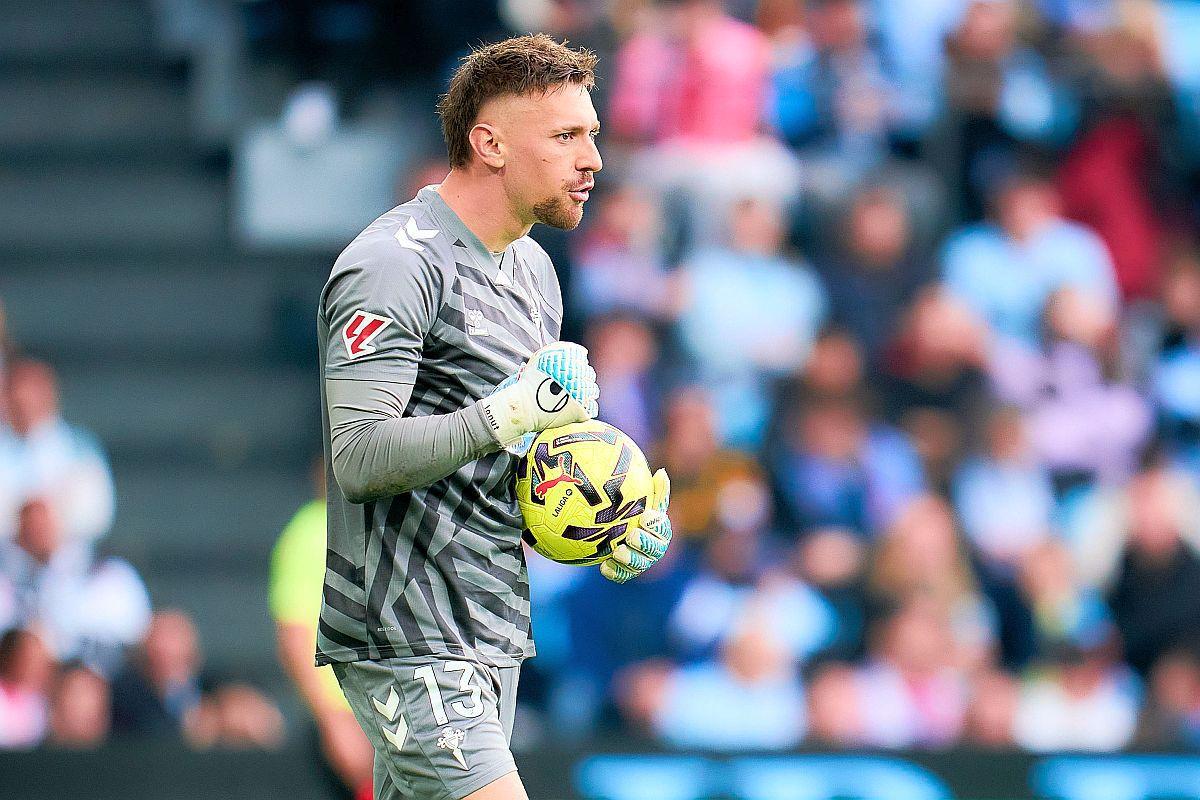 Celta Vigo a scos la vânzare în magazinele clubului tricouri cu numele lui Ionuț Radu și numărul 13 răsturnat
