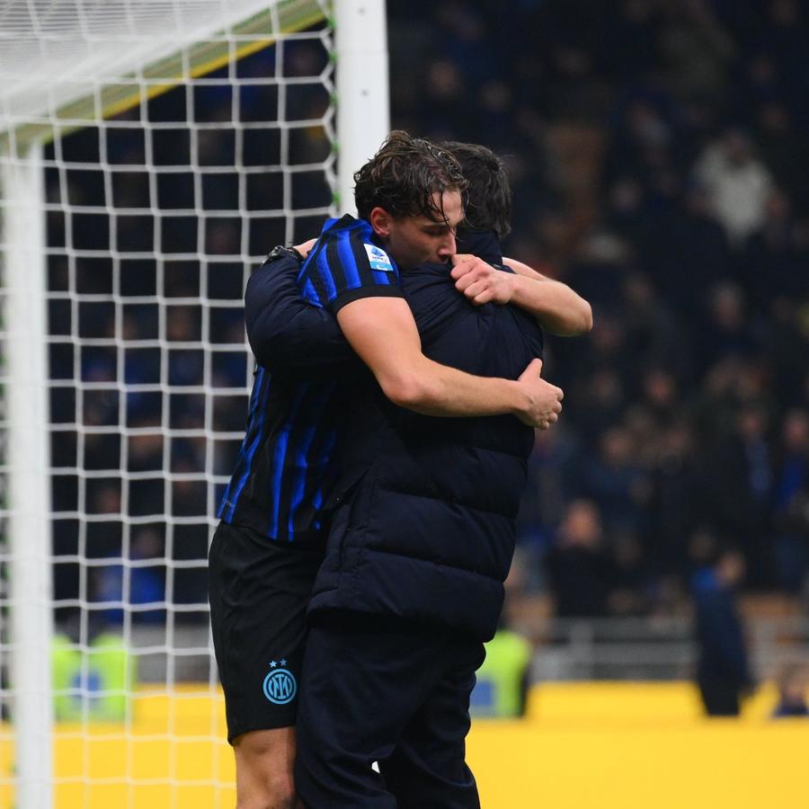 Cristi Chivu, antrenorul lui Inter, și „copilul” său, Pio Esposito / Foto: X Inter Sensul identității și modelul spaniol în Serie A: „După un trimestru de Erasmus, Chivu închide cercul la Inter”