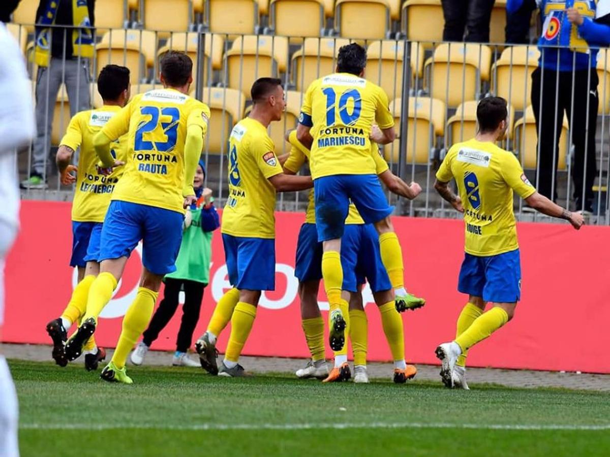 Liga 2, etapa #22 // Pas greșit pentru Rapid în lupta pentru promovare: giuleștenii au remizat cu Turris într-un meci tensionat » Clasamentul actualizat și rezultatele