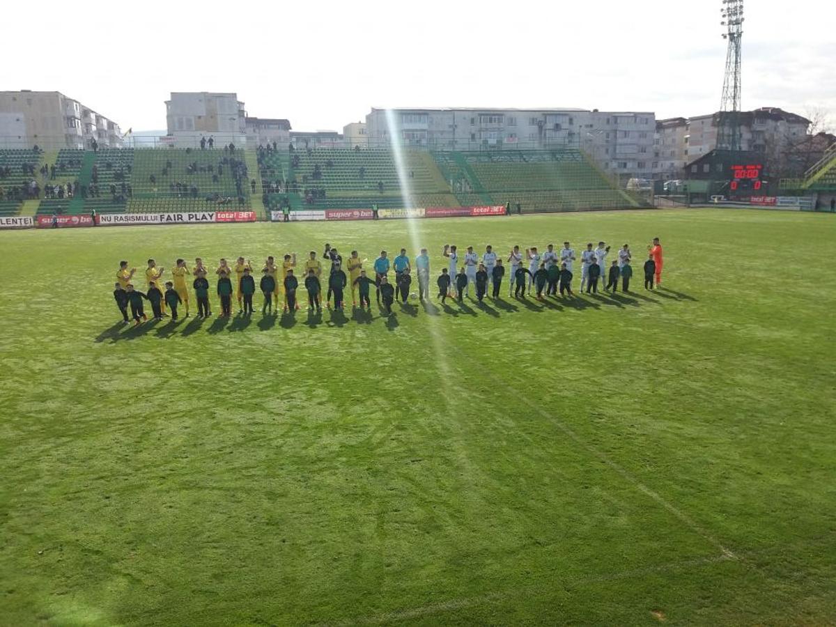 Liga 2, etapa #22 // Pas greșit pentru Rapid în lupta pentru promovare: giuleștenii au remizat cu Turris într-un meci tensionat » Clasamentul actualizat și rezultatele