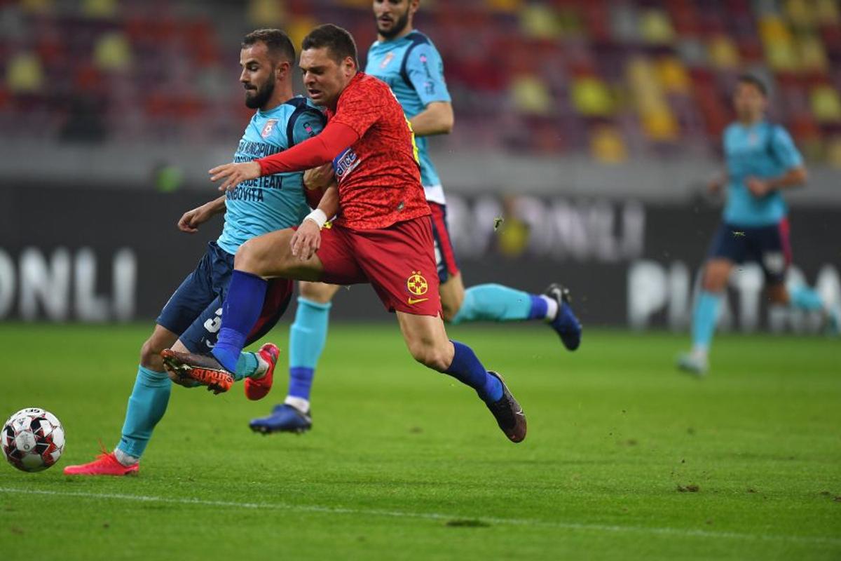 FCSB // Cornel Dinu l-a „mitraliat” pe Andrei Miron, noul transfer al roș-albaștrilor: „Un «bufleiaș»! Are kilograme în plus”