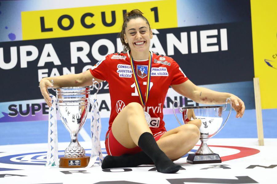 În patru ani la Vâlcea, Marta Lopez a câștigat patru trofee, până acum FOTO Marius Ionescu Apare o nouă putere pe semicerc: Rapid București! Cinci lovituri de senzație pentru sezonul viitor