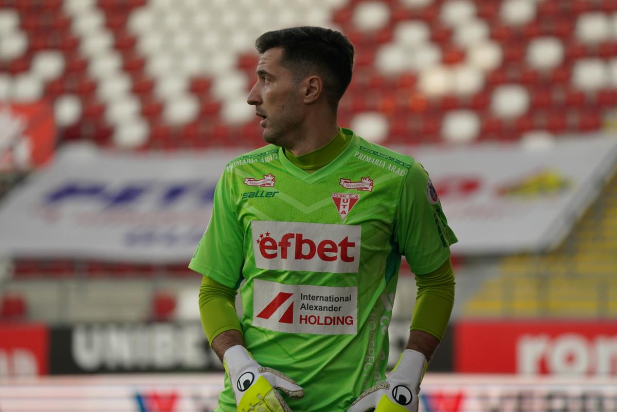 UTA, iertată de un penalty cu FC Botoșani » Verdictul specialistului: „Trebuia sancționat”