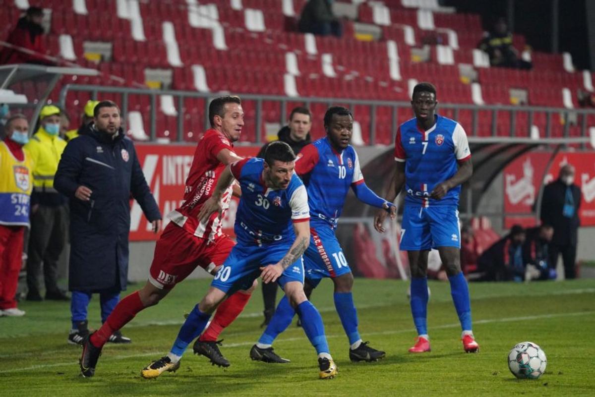 UTA, iertată de un penalty cu FC Botoșani » Verdictul specialistului: „Trebuia sancționat”