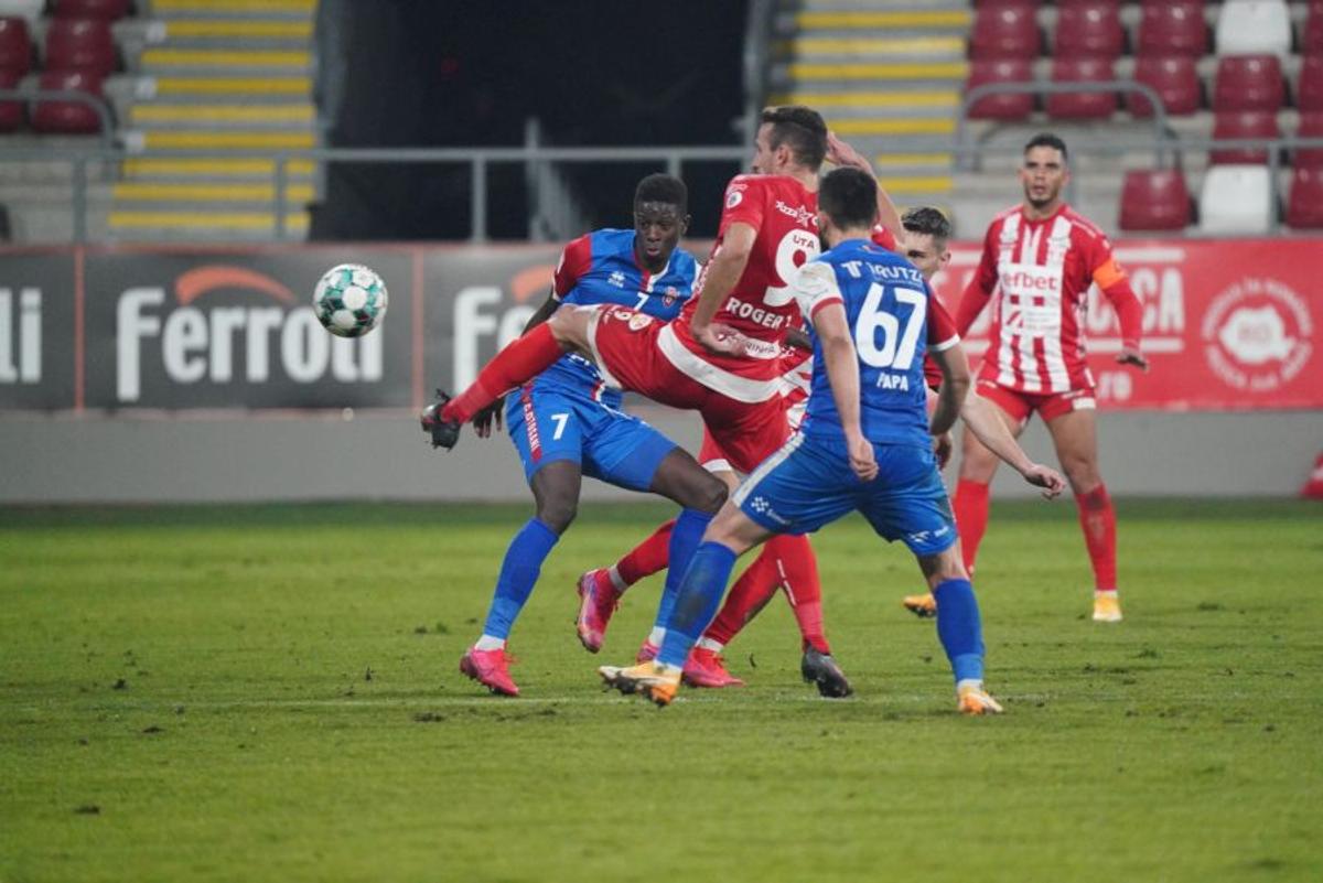 UTA, iertată de un penalty cu FC Botoșani » Verdictul specialistului: „Trebuia sancționat”