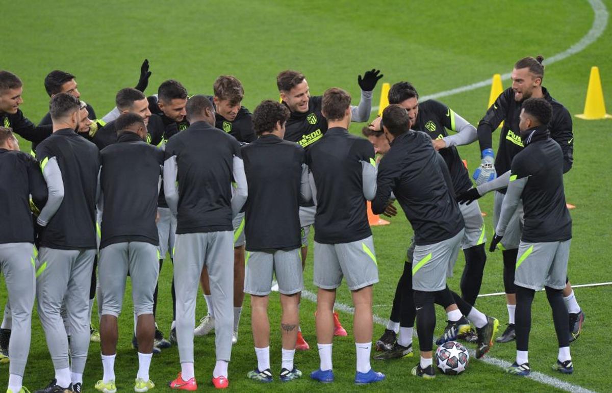 Distracție la antrenamentul lui Atletico Madrid pe Arena Națională + Ce a cerut Chelsea la hotel