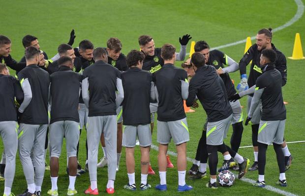 Distracție la antrenamentul lui Atletico Madrid pe Arena Națională + Ce a cerut Chelsea la hotel