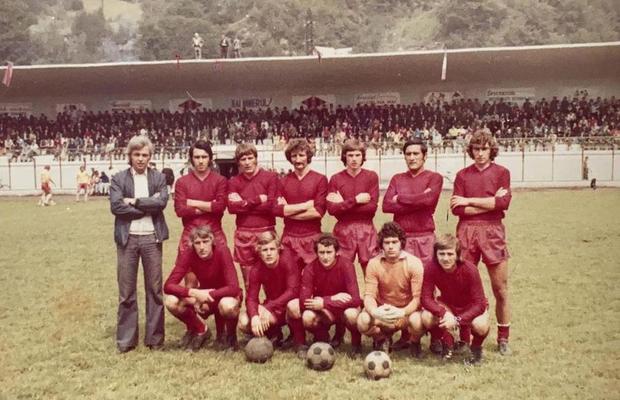 Dezvăluire despre calvarul prin care treceau fotbaliștii când erau nevoiți să înfrunte Jiul la Petroșani: „Înghețai când intrai pe culoar. Ne ziceau: «Vreau să aud când vă lovesc»”