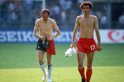 Ioan Zare (în plan apropiat), după meciul România - RFG 1-2 / Sursă foto: Imago Images