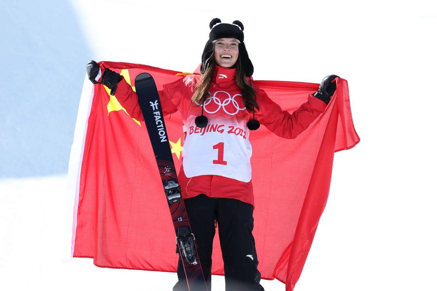 Eileen Gu Opt povești de la Beijing » De la sportiva născută în SUA, dar care a reprezentat China la JO până la pasiunea unei asistente medicale pentru curling