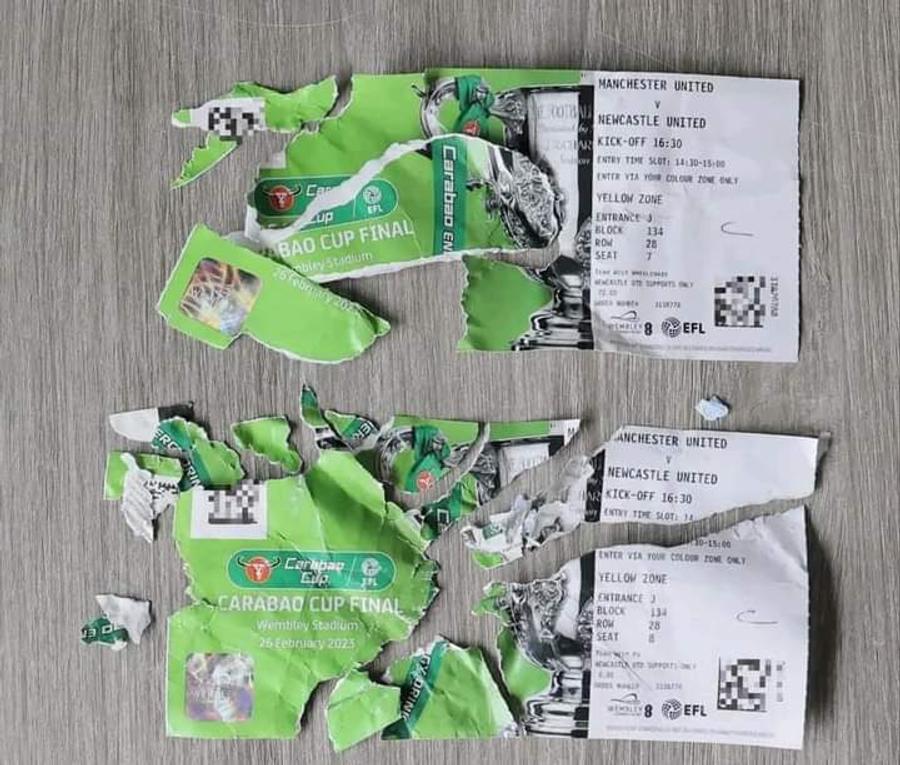 Foto: Twitter @ITV News Câinele i-a distrus biletele de finală! Ca să se răzbune, fanul l-a scos la vânzare pentru 5 lire sterline