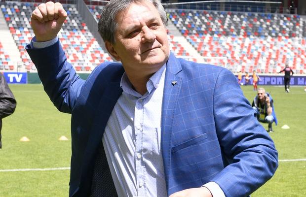 „Ce fotbalist de la FCSB seamănă mai mult cu tine?” » Alegere surprinzătoare a lui Marius Lăcătuș: „Am vrut să zic, dar nu-mi ieșea”