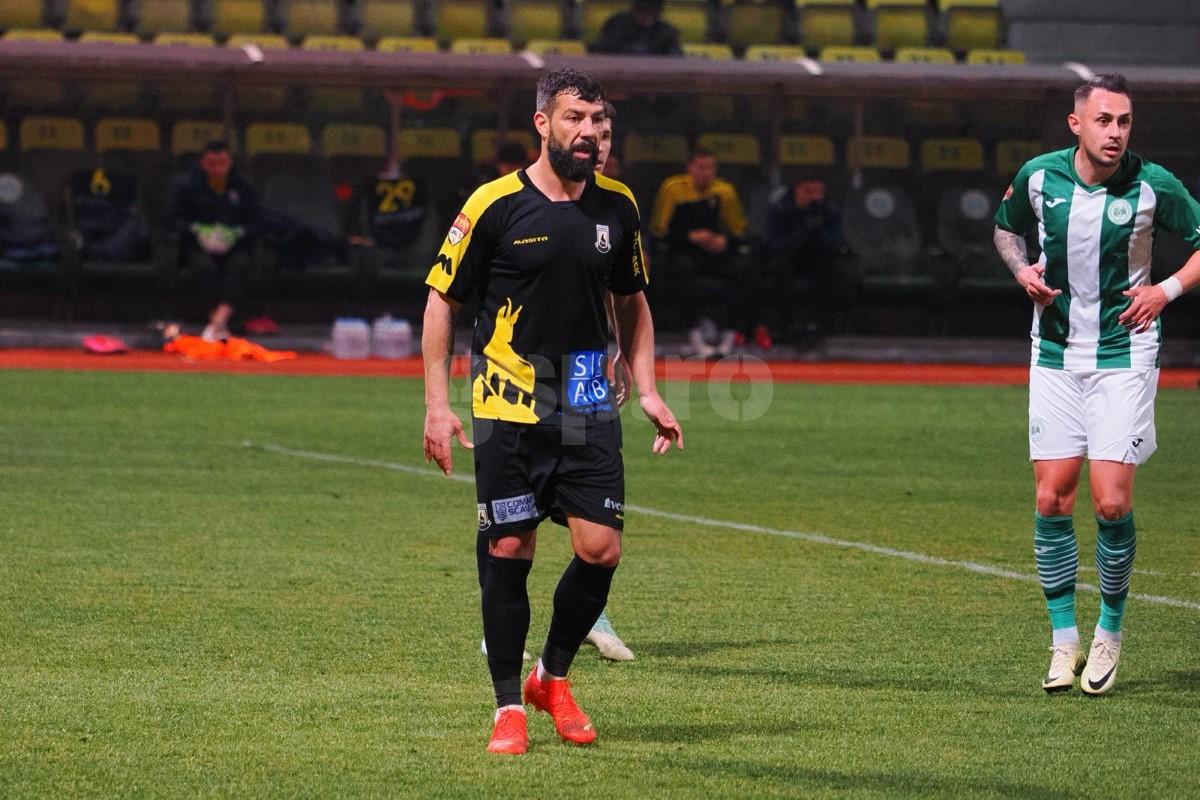 „Perla Banatului”, sub acoperire la Chiajna. A îndurat frigul pentru a-și urmări la treabă iubitul fotbalist, care a răsplătit-o la final
