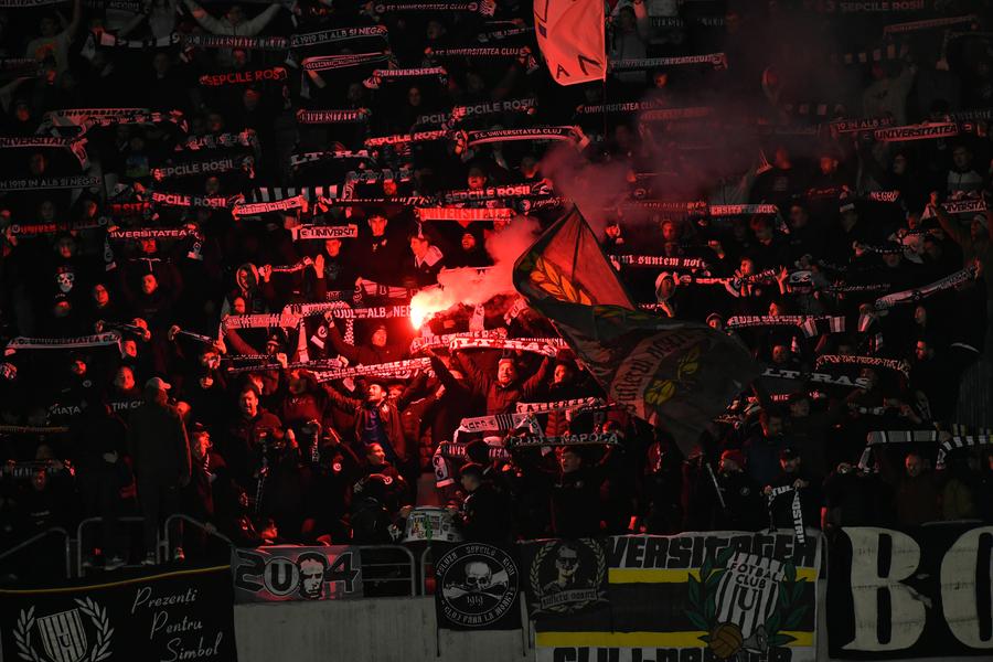23.893 de fani au fost pe Cluj Arena la meciul cu FCSB, recordul etapei a 26-a 10 lucruri pe care să le urmărim în etapa #27 din Superliga » Bornă incredibilă pentru Deac, Rrahmani e la un pas de Spadacio, Kopic visează o premieră