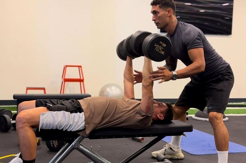 Mesut Ozil (35 de ani), fostul mijlocaș de la Arsenal și Real Madrid, s-a retras anul trecut din fotbal și a început să se dedice unui nou sport, fitness-ului.