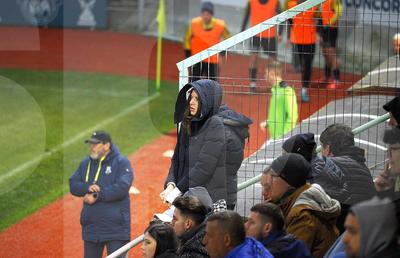 „Perla Banatului”, sub acoperire la Chiajna. A îndurat frigul pentru a-și urmări la treabă iubitul fotbalist, care a răsplătit-o la final