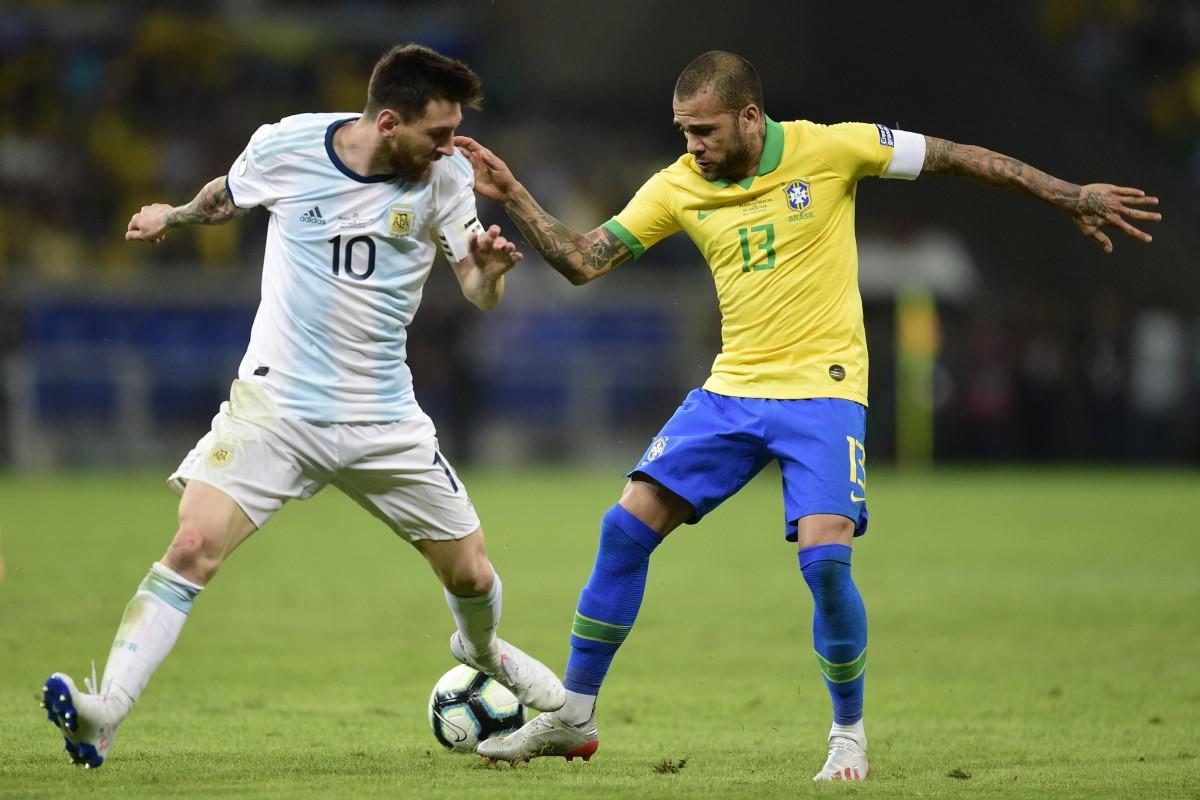 Fotbalistul celebru care i-a plătit daunele victimei lui Dani Alves