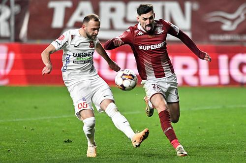 Silviu Balaure, în alb // foto: Imago Images