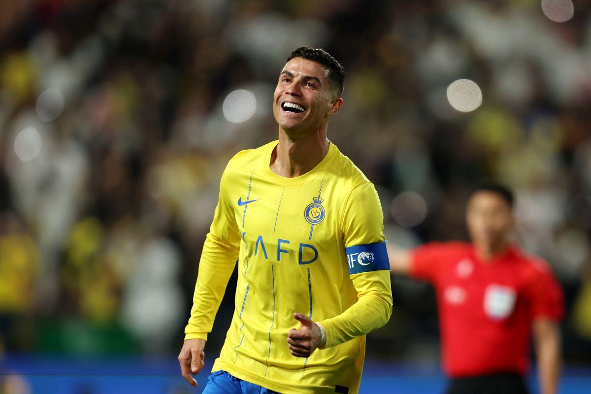 Cristiano Ronaldo, cu unghiile de la picioare vopsite
