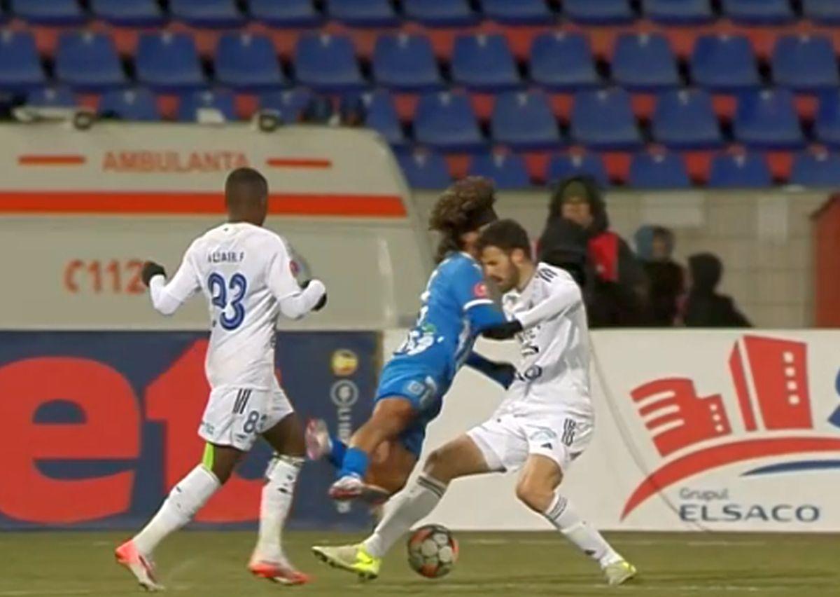 Fază de penalty în FC Botoșani - Universitatea Craiova