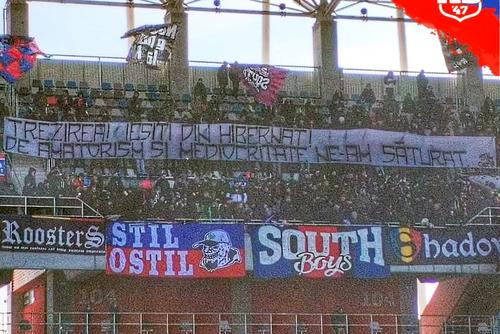 La meciul cu FC Voluntari, Peluza Sud Steaua a afișat un mesaj prin care și-a manifestat nemulțumirea față de situația în care se află clubul.