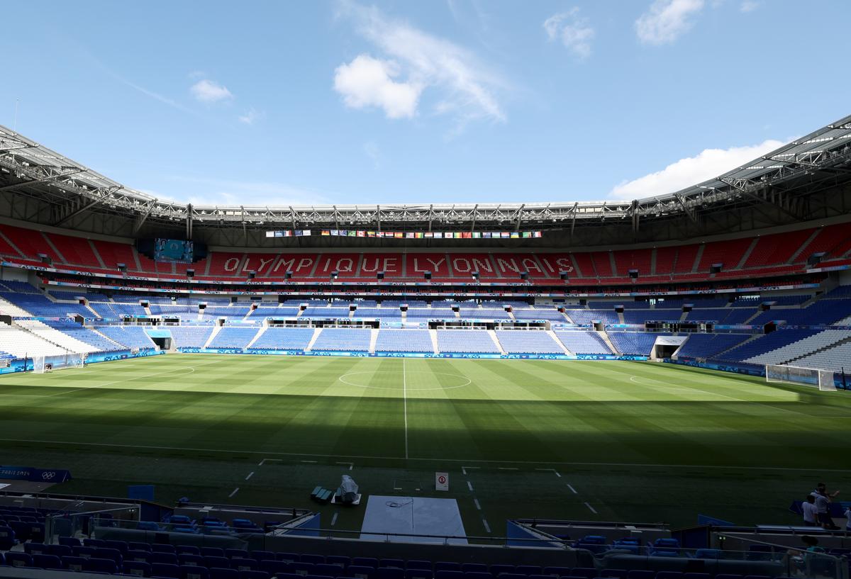 Cum arată stadionul din Lyon, locul în care FCSB poate sărbători calificarea în „sferturile” Europa League: ridicat după o mare controversă