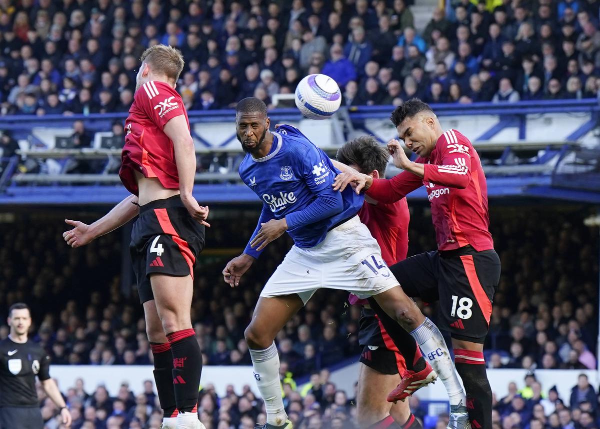 Egal spectaculos între Everton și Manchester United