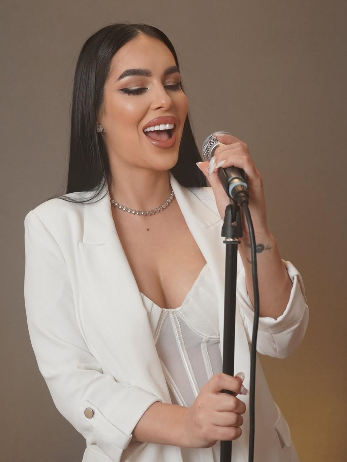 Amelia Noir, noua iubită a lui Dragoș Nedelcu