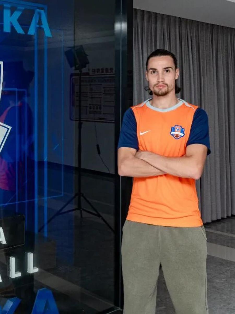 Patrick Popescu, noul jucător al formației Meizhou Hakka // FOTO: Instagram Clujeanul Patrick Popescu a semnat în China: „Va purta tricoul cu numărul 7”