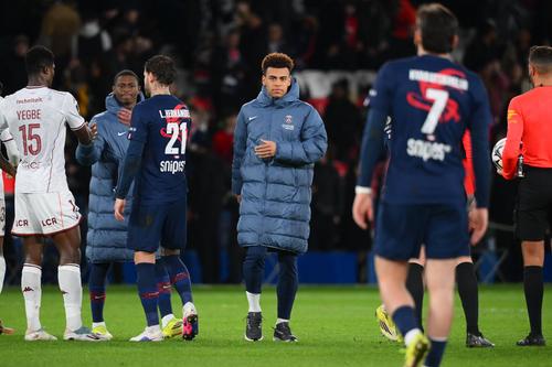 Desire Doue s-a accidentat în victoria obținută de PSG împotriva lui Metz (3-0) // FOTO: Imago Images