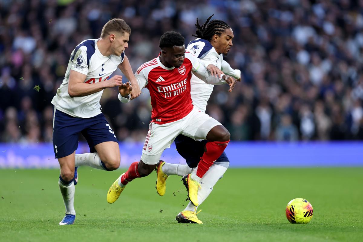 Englezii l-au luat la bani mărunți pe Radu Drăgușin după Tottenham - Arsenal: „Românul a fost...”