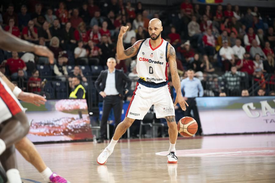 Kris Richard, liderul lui CSM Oradea/Foto: CSM Oradea Kris, americanul venit să scrie istorie în România, adoră sarmalele și dezvăluie celelalte două hobby-uri: „Nu prea am timp de asta decât vara”