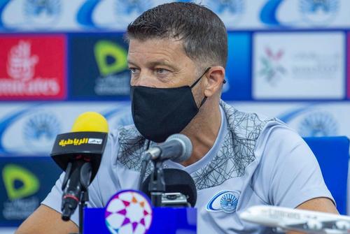 Daniel Isăilă, antrenor Bani Yas // foto: Facebook @ Baniyas club