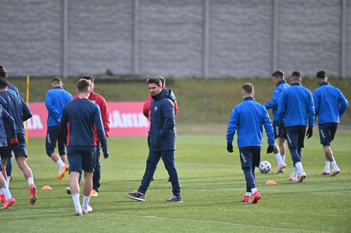 Adrian Mutu are o mare dilemă înaintea debutului la Euro 2021! 2 jucători pentru un post vital
