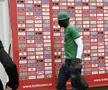 Ousmane N'Doye la 44 de ani » Palme în serie în vestiar, o înțelegere haioasă cu Șumudică și cum s-a rătăcit în Poiana Brașov: „Poate s-a întâlnit cu ursul”