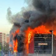 Un incendiu puternic a avut loc marți după-amiază, la un centru comercial din sectorul 5 al Capitalei.