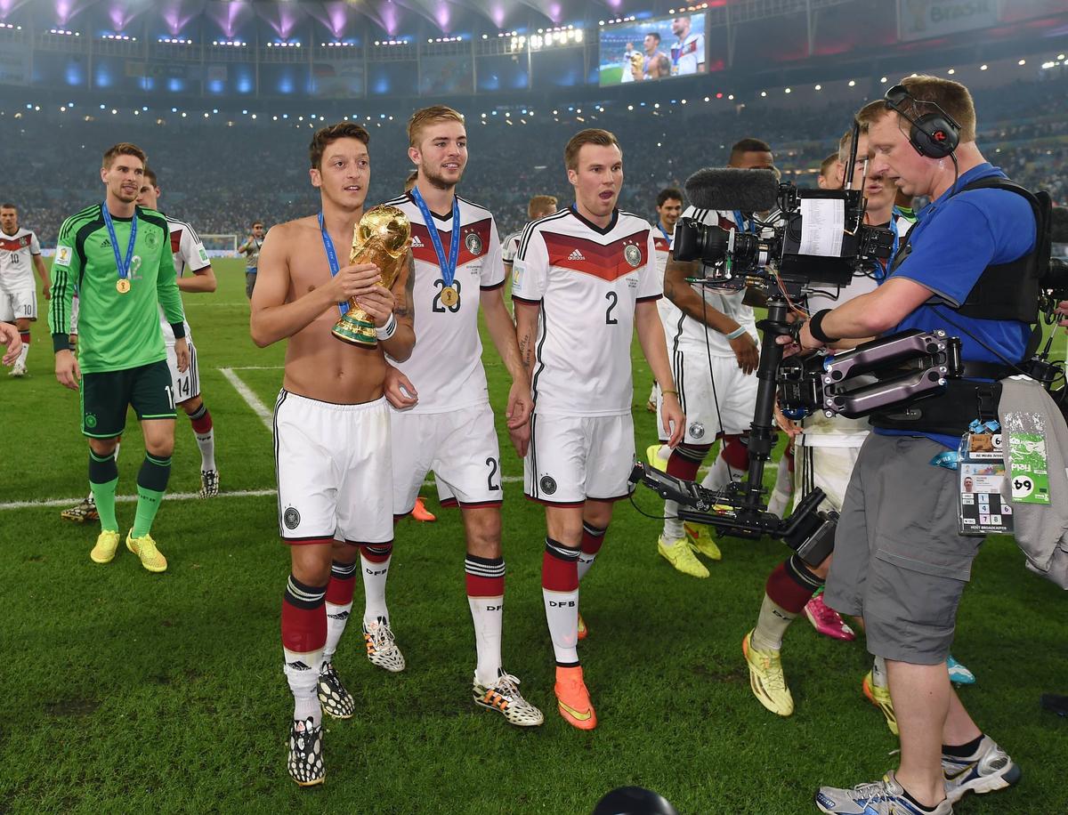 Mesut Ozil și-a anunțat retragerea din fotbal